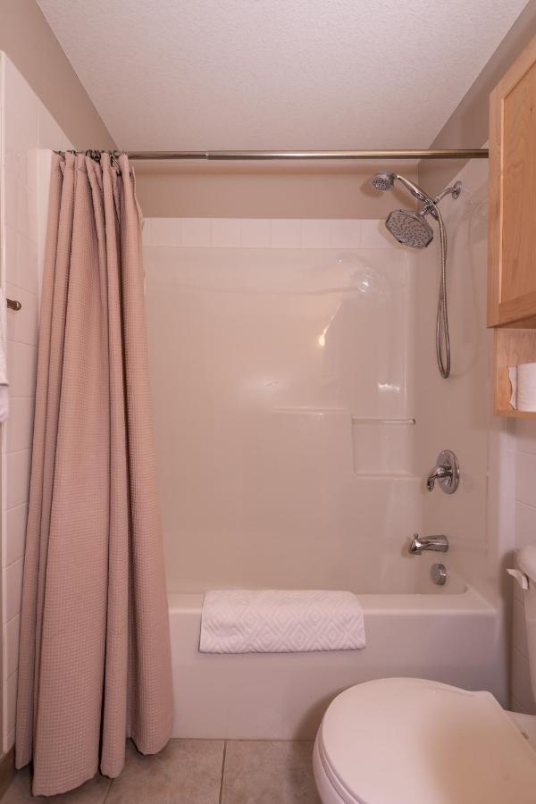 Fenwick Vacation Rental Open Hot Tub Glorious Mountain 2 Bedroom Canmore Zewnętrze zdjęcie