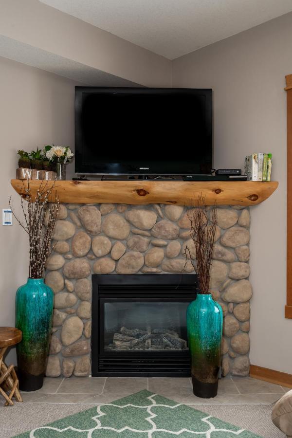 Fenwick Vacation Rental Open Hot Tub Glorious Mountain 2 Bedroom Canmore Zewnętrze zdjęcie
